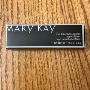 NWOT - Mary Kay True Dimension Lipstick